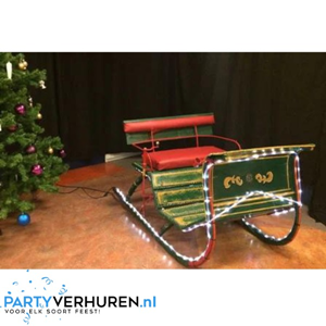 Horse-Drawn Sleigh With Lights (Green / Red)